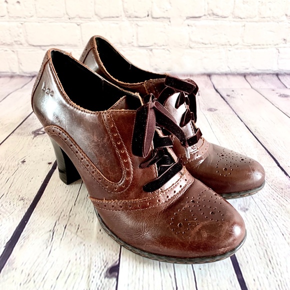 boc Shoes - BOC Brown Leather Booties size 8